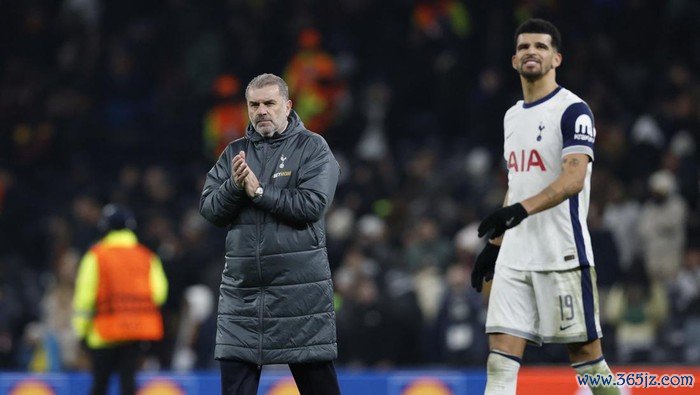 Soccer Football - Europa League - Tottenham Hotspur v AS Roma - Tottenham Hotspur Stadium, London, Britain - November 28, 2024 Tottenham Hotspur manager Ange Postecoglou reacts after the match Action Images via Reuters/Peter Cziborra