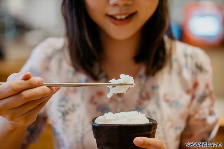 budaya makan orang korea